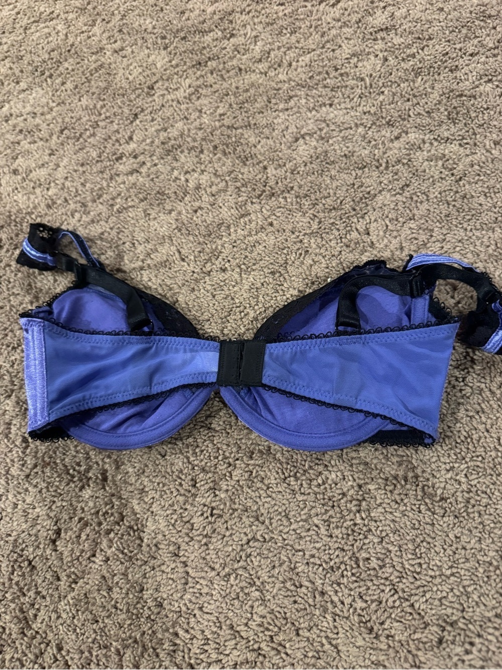 Fredricks Women's purple Satin Lace Trim Bra in Royal Blue 32D underwire padded - Picture 2 of 4